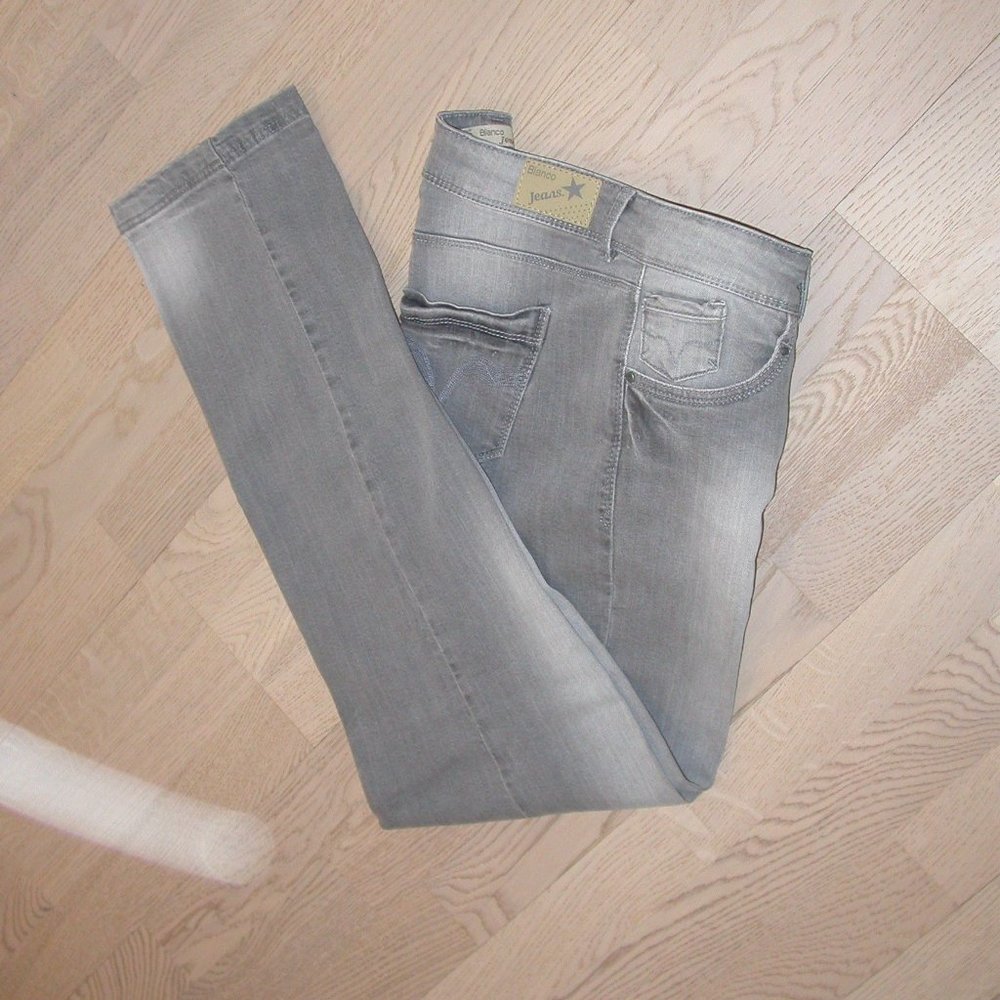 Grey Distressed Denim Blanco Jeans